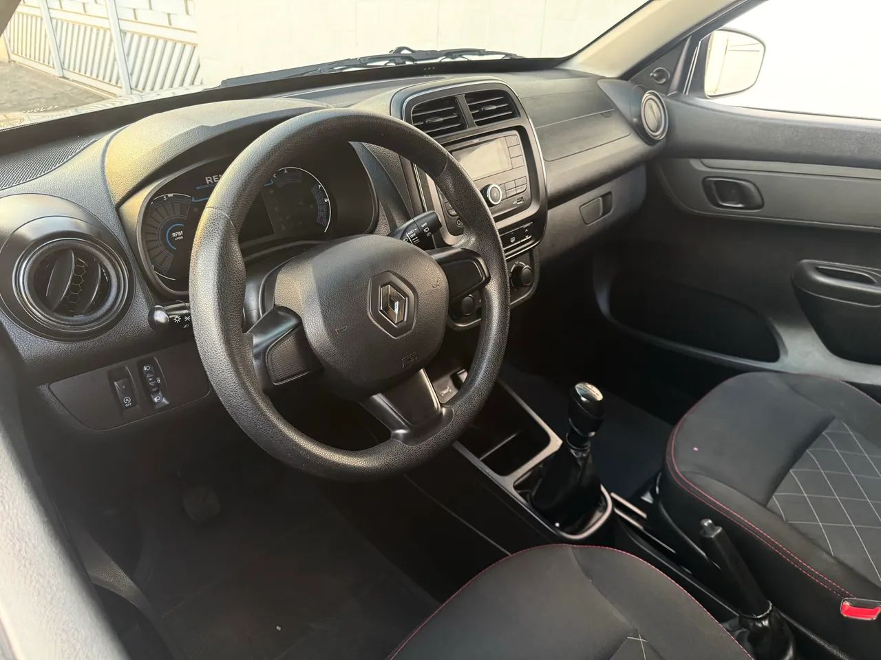 Renault Kwid Zen 1.0 Flex 12V 5p Mec., foto 12 de 15