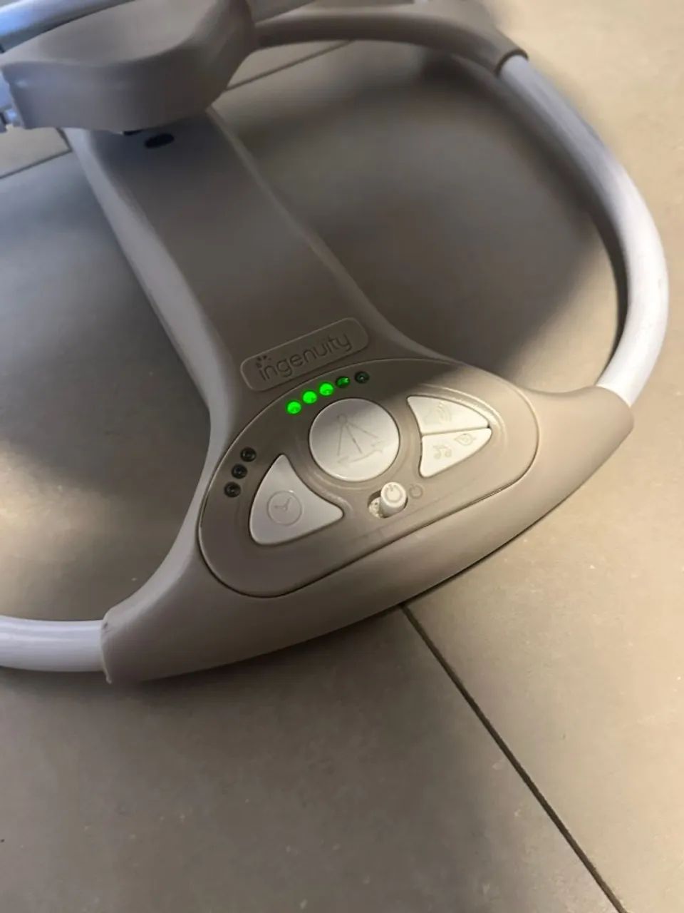 Cadeira de balanço automática e portátil para bebês - Foto 5