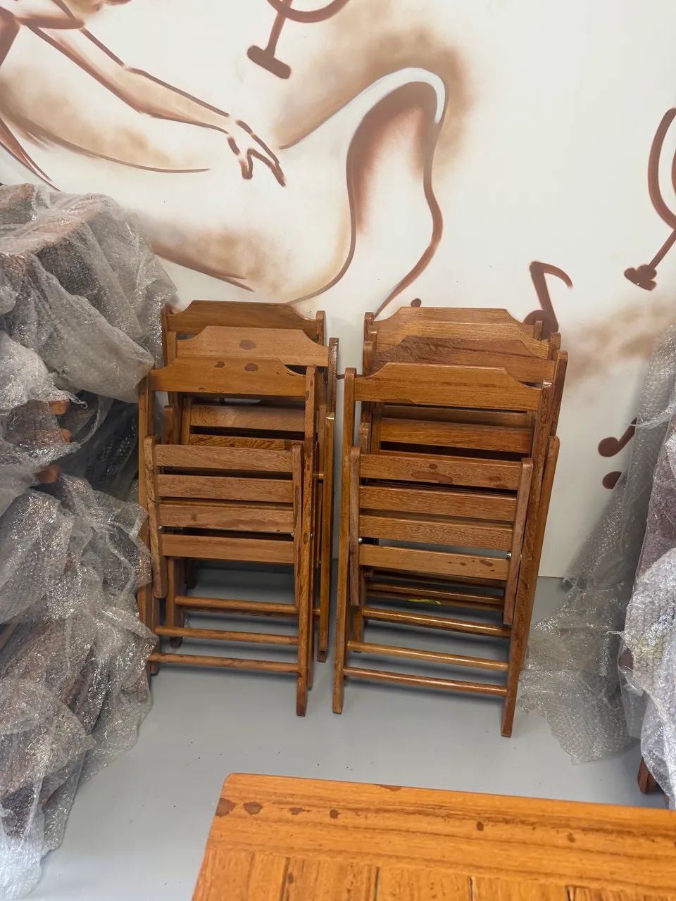 Vende se mesa e cadeira de madeira  - Foto 3