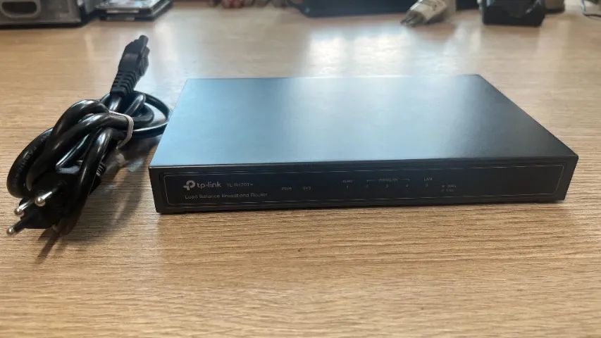 TP-Link TLR470T+ ( defeito na porta Wan) - Foto 2