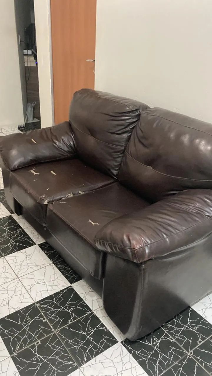 VENDE-SE SOFÁS DE COURO + SOFÁ CAMA - Foto 4