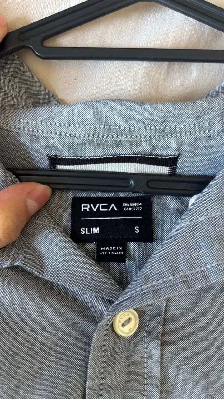 camisa azul rvca