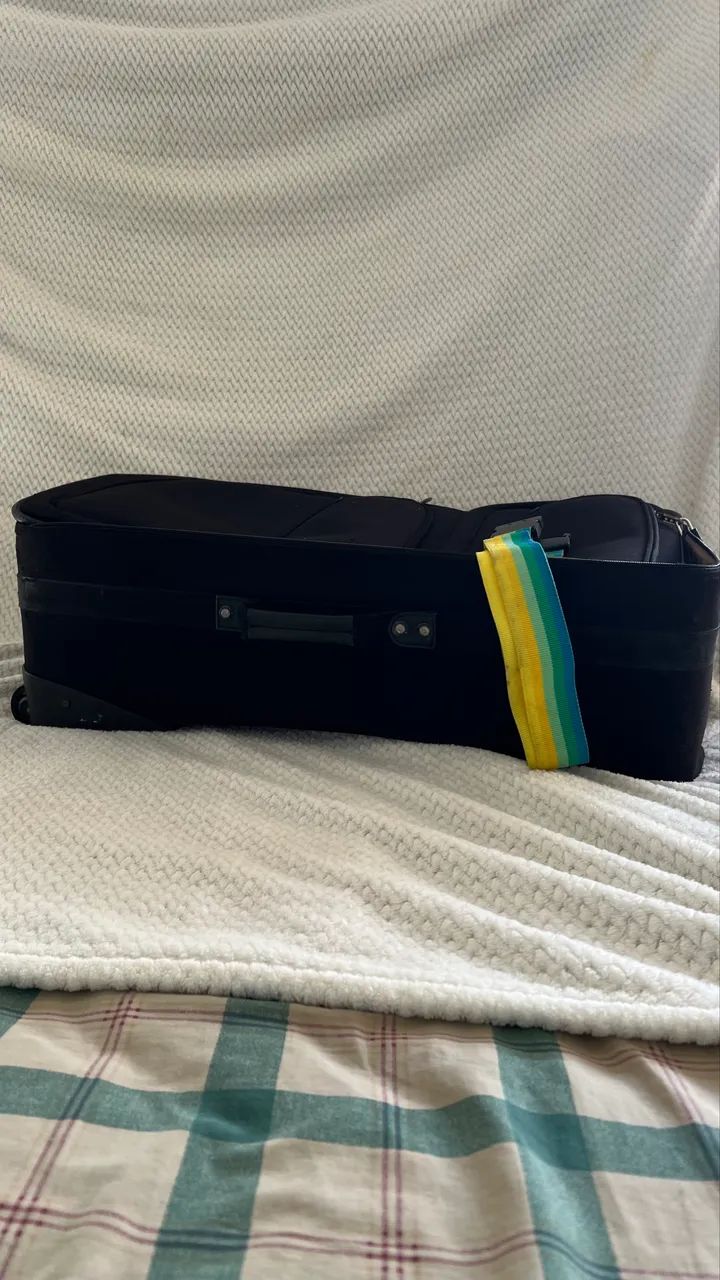 Mala Samsonite grande ? 80 cm ? com cinta e cadeado TV - Foto 5