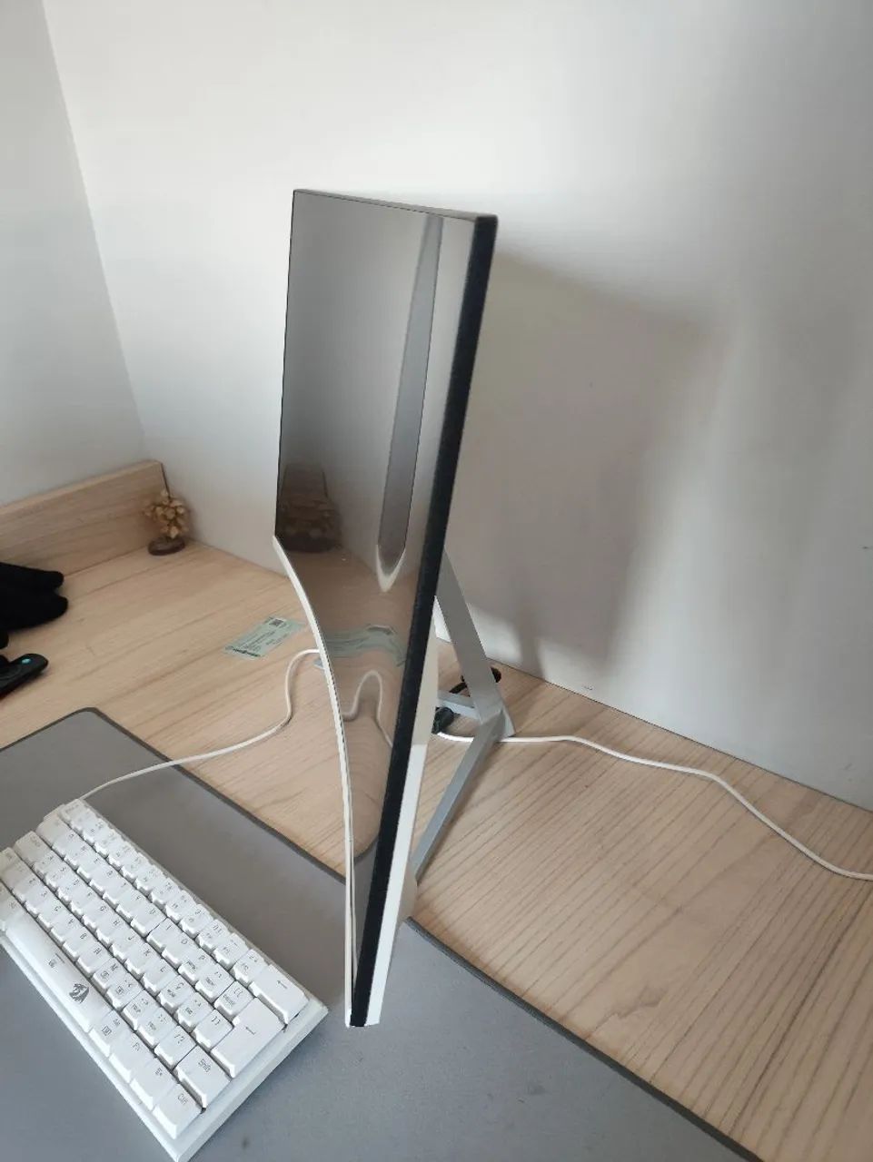 Vendo monitor gamer 27' 240hz curvo - Foto 2