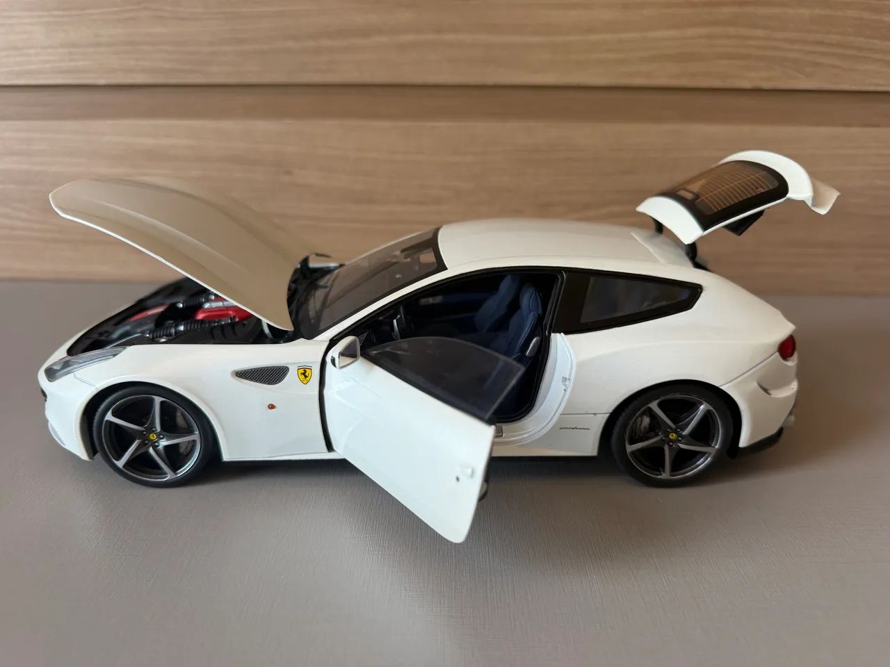 1/18 フェラーリFF カスタム Ferrari FF Hotwheels Elite 1:18 - Hobbies e coleções - Marajó