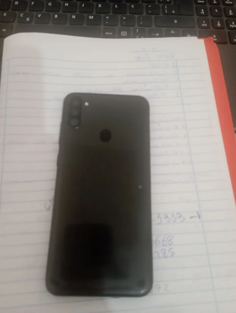 celular Samsung A11 usado - Foto 2