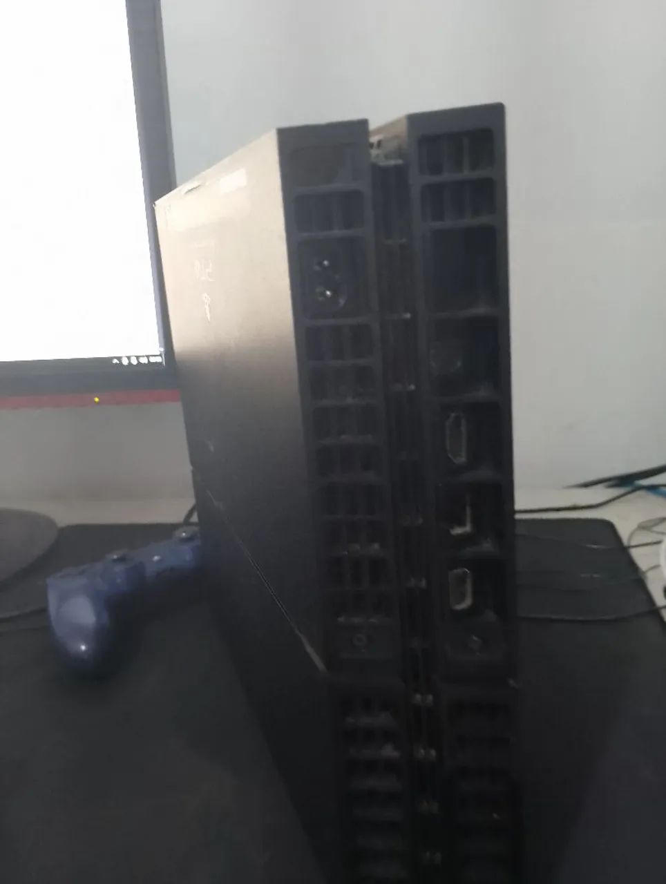 PS4 FAT 2 MANETES 400gb TROCO POR PLACA DE VIDEO - Foto 3