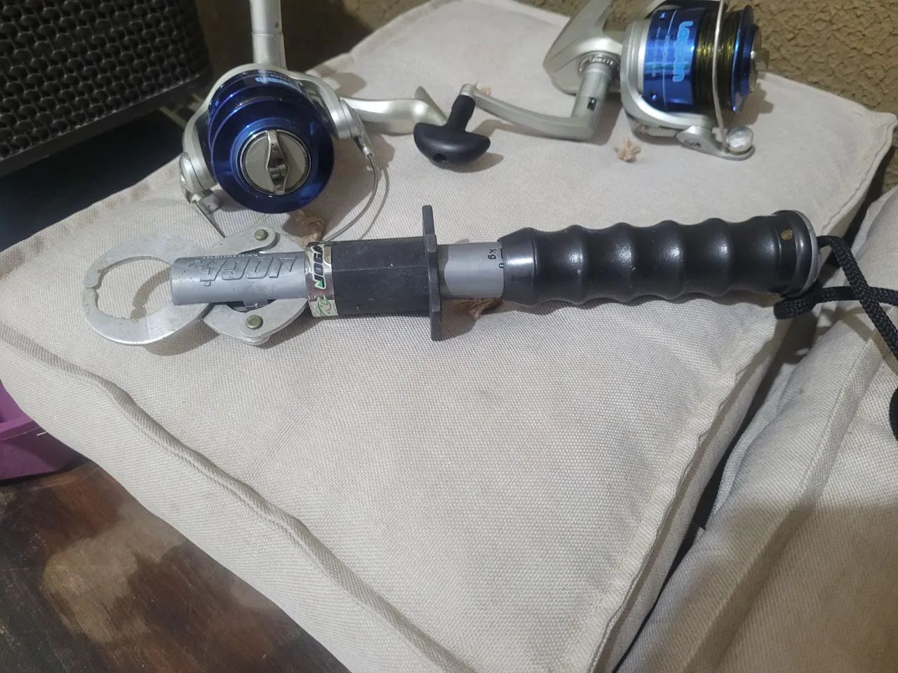 Alicate de contensão jogá (pesca)