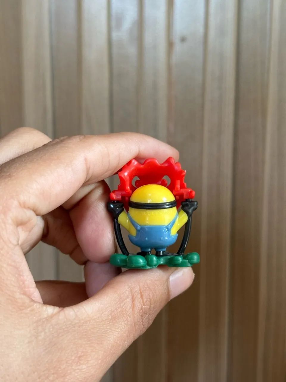 boneco bob minions kinder ovo - Foto 5