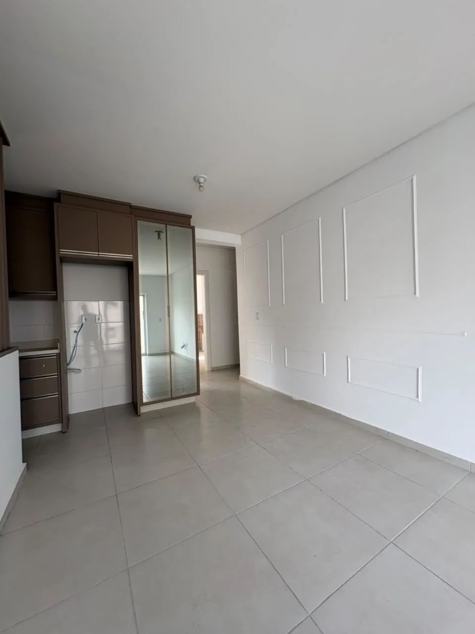 APARTAMENTO - SEMIMOBILIADO - EFAPI
