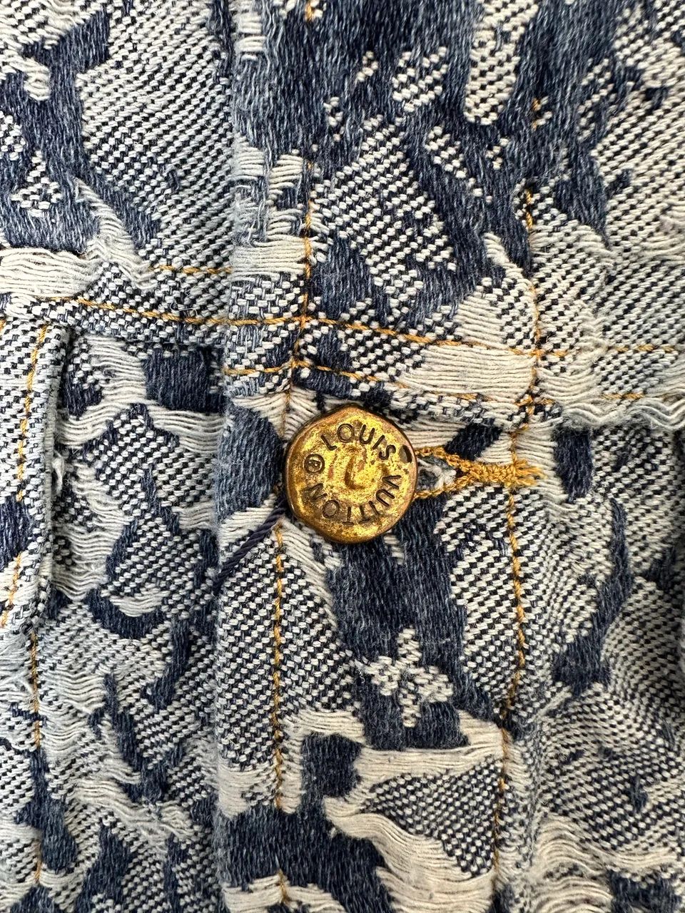Jaqueta Louis Vuitton Floral Denim - Foto 3