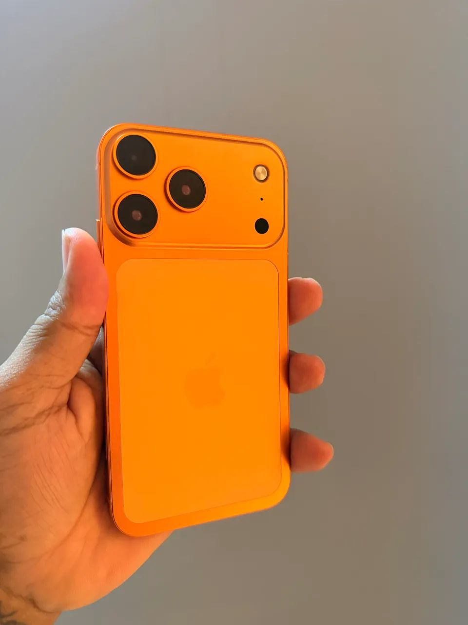 iPhone XR 256gb na carcaça do 17pro - Foto 3