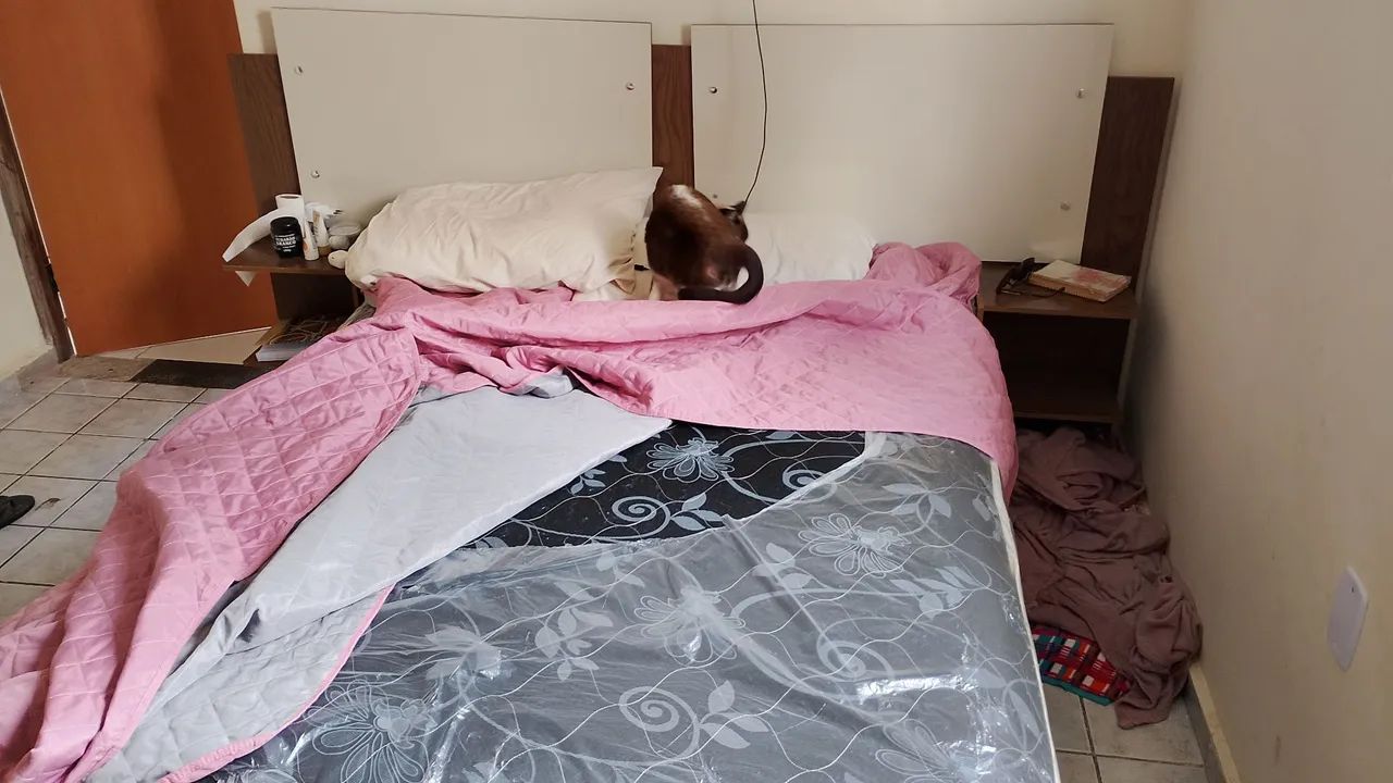 Cama de casal semi-nova com cabeceira  - Foto 2