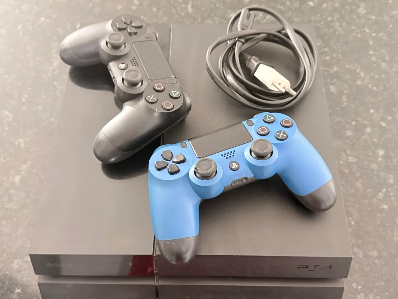 PS4 + 5 Jogos e Câmera correspondente