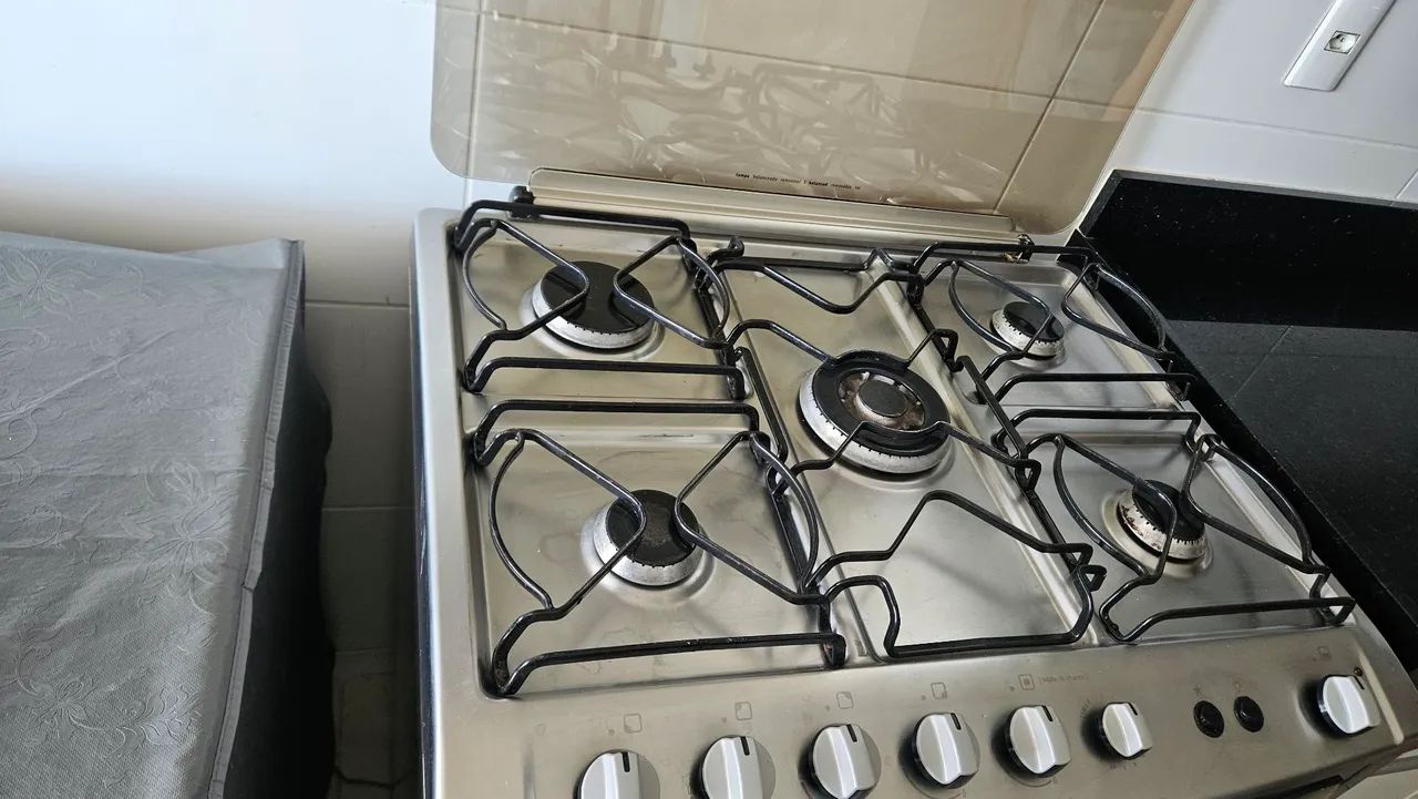 Fogão 5 bocas electrolux com grill - Foto 3