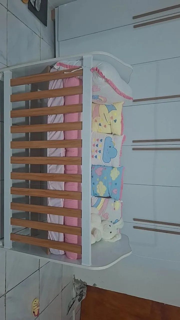 Vendo Berço e Carrinho de Bebê Menina