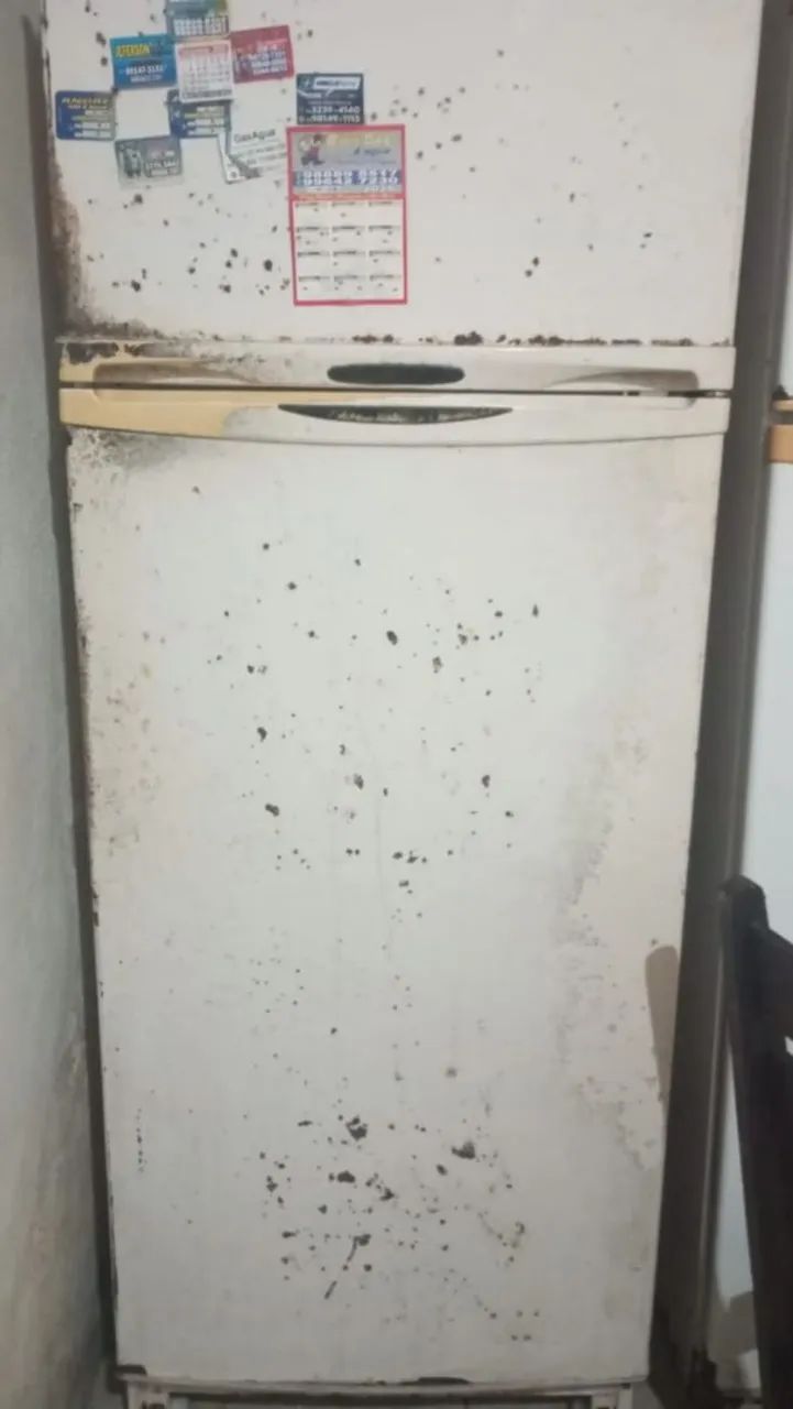 Vendo Geladeiras com defeito - Foto 3