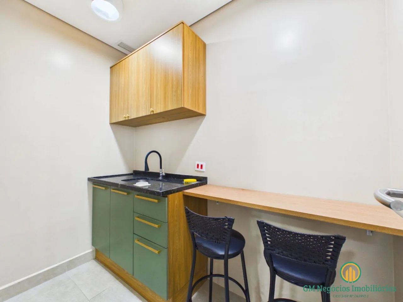 Sala Comercial de 70m² com copa e 2 vagas na garagem - Foto 4