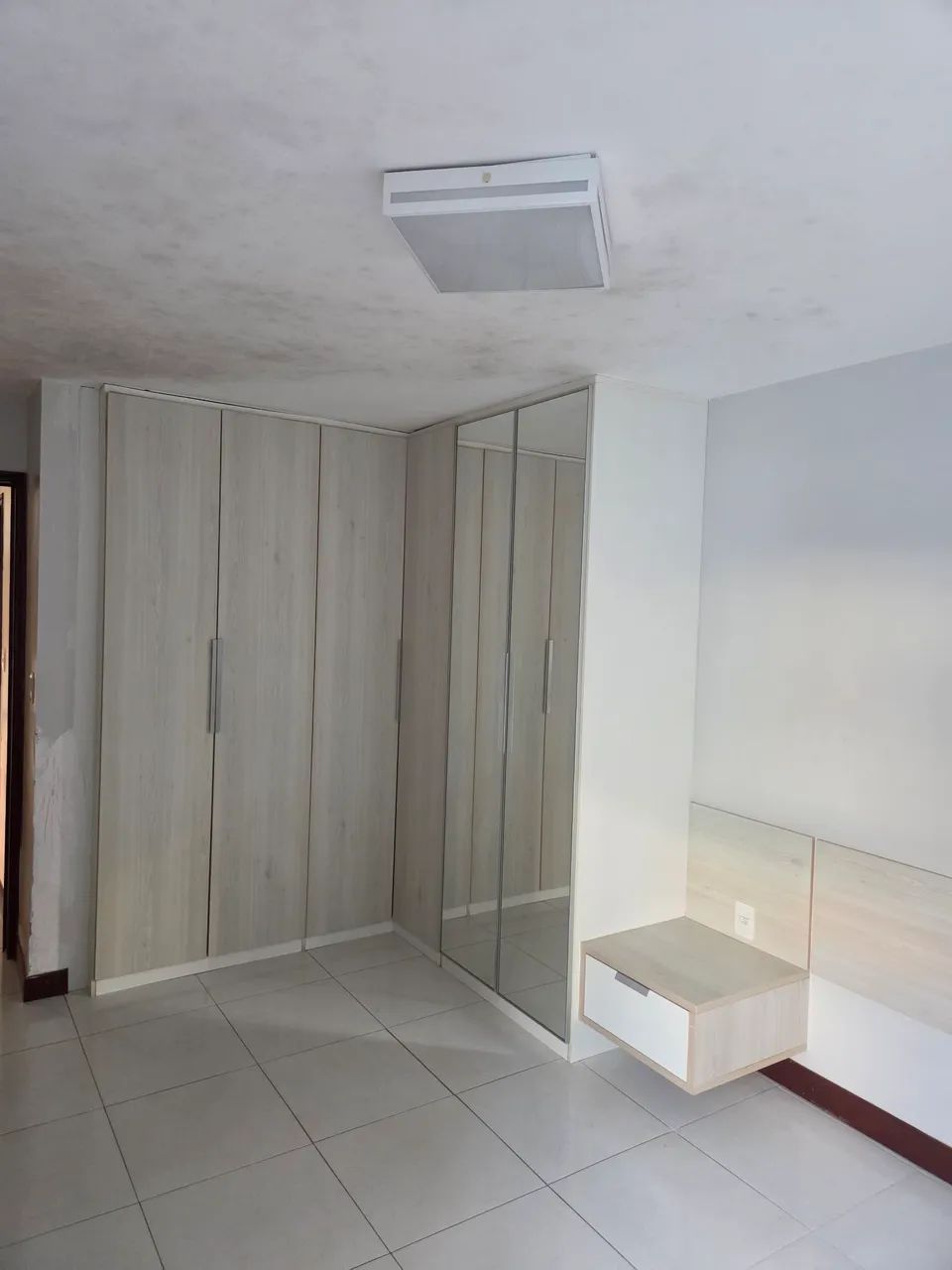 Armário guarda-roupa quarto usado +4m