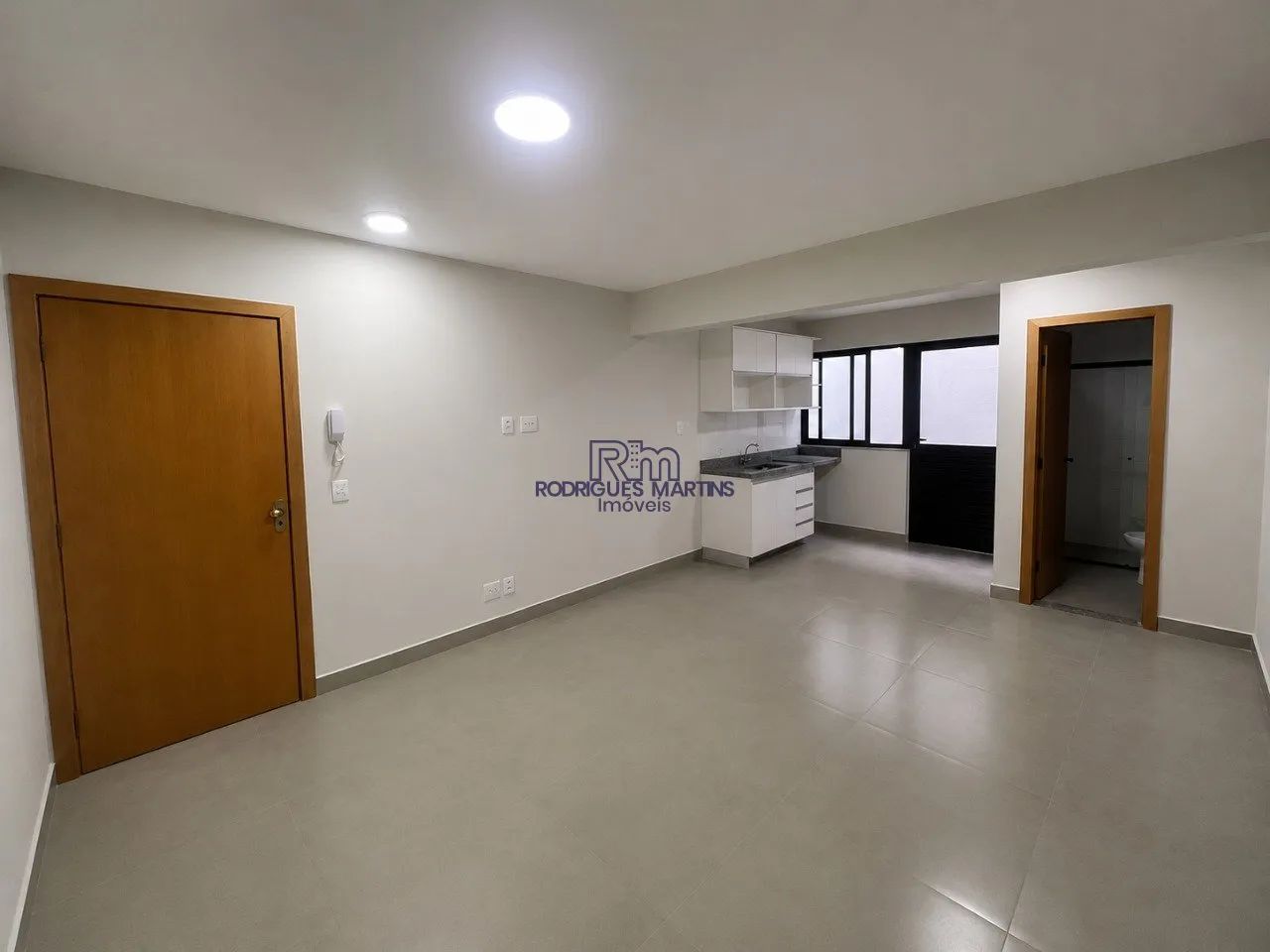 ALUGUEL STUDIO COM VARANDA NO CARLOS PRATES