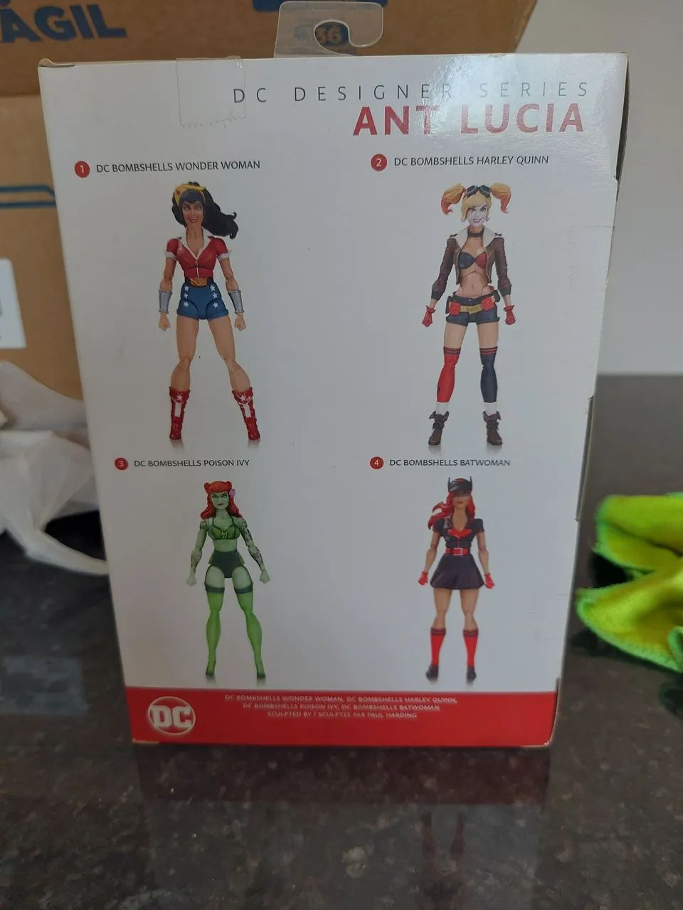 Action Figure Batwoman DC Designer Series Bombshells - Foto 3