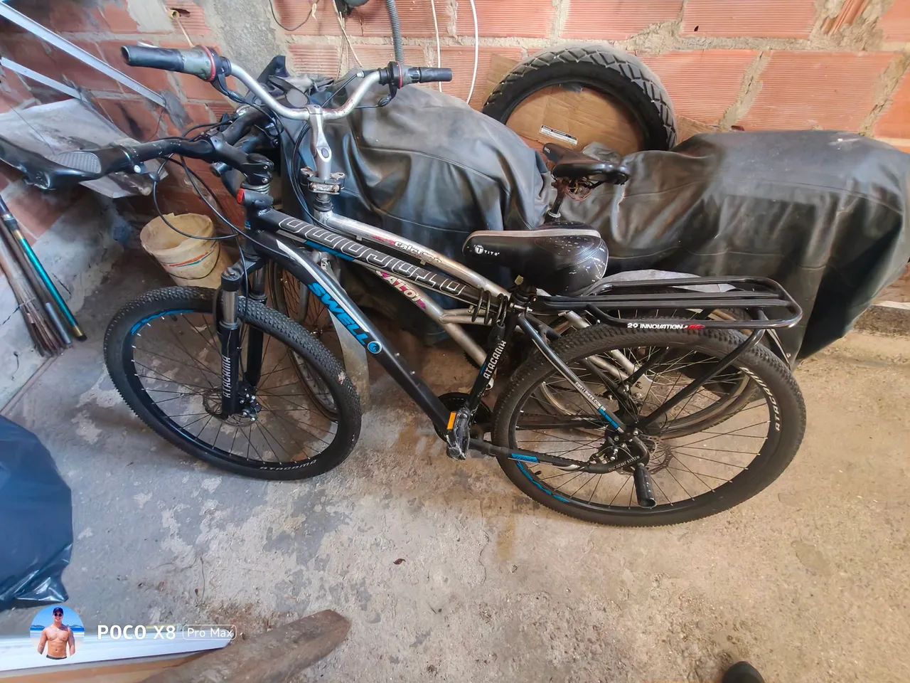 Bicicleta Aro 29 Preta e Azul Shimano Freio a Disco - Foto 2