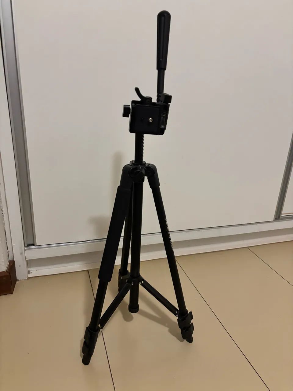 Tripé Universal Sunpak 5555DLX para Celular e Câmera (Com Caixa)