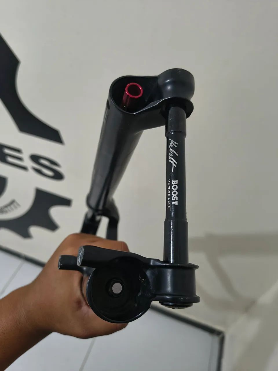 Vendo suspensão Fox 32 ar e óleo com ajuste de retorno eixo boost  - Foto 5