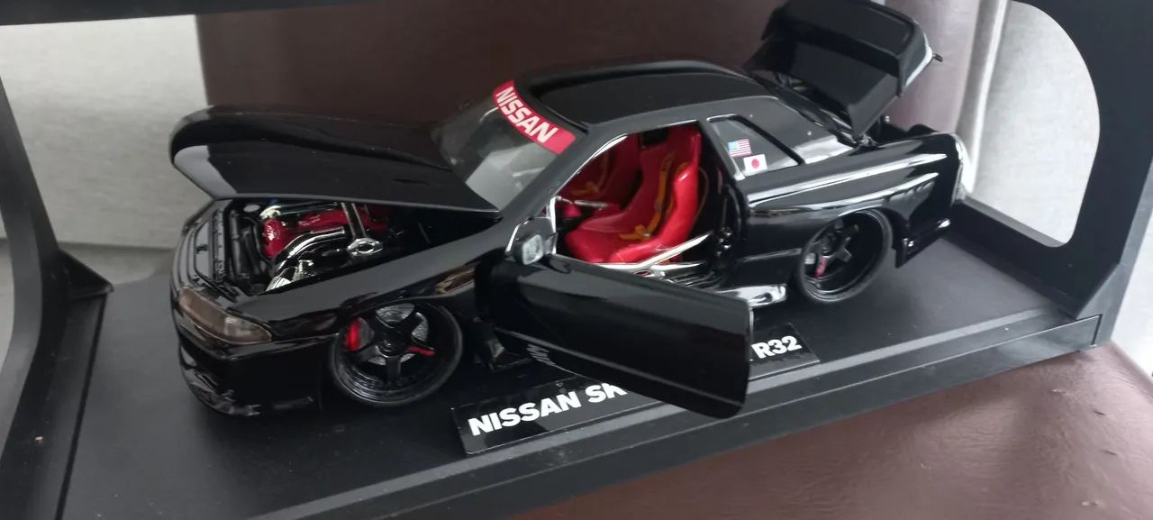 Miniatura Skyline R32 1/18  - Foto 2
