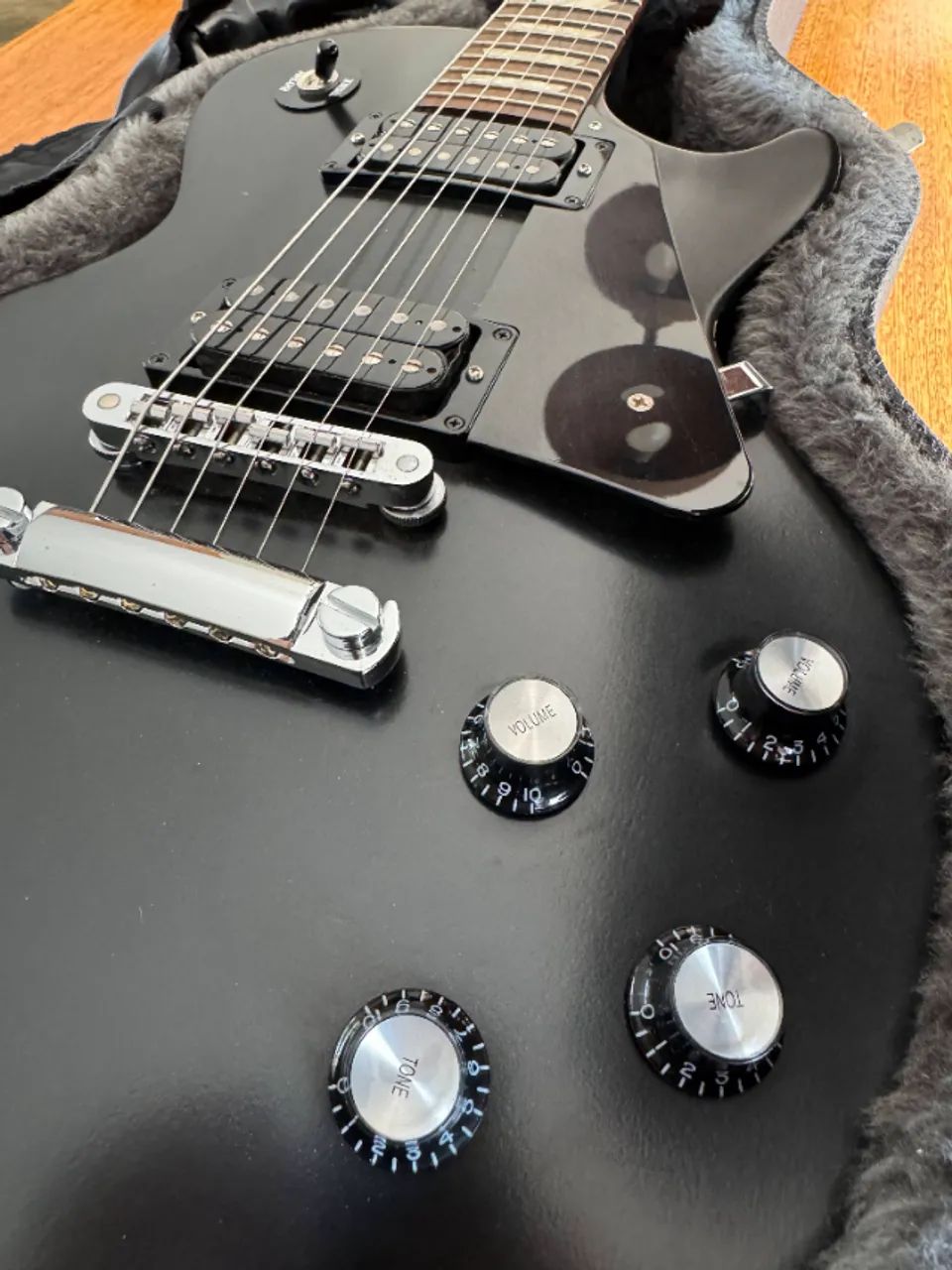 Guitarra Gibson Studio USA com case original - Foto 2