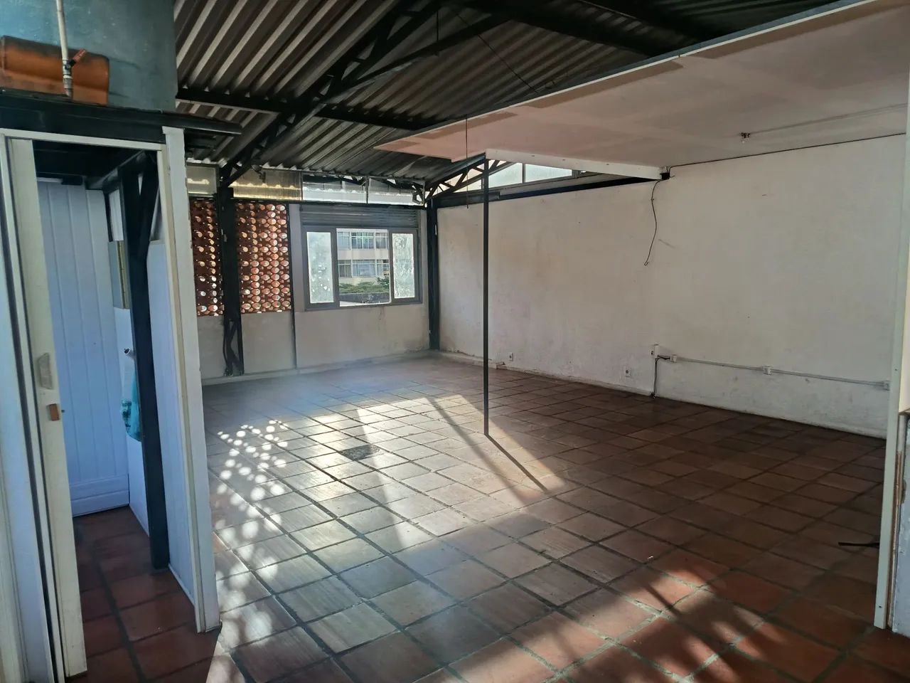 Excelente Espaço Comercial / Galpão - Ideal para Depósito, Confecção ou Studio - Foto 4