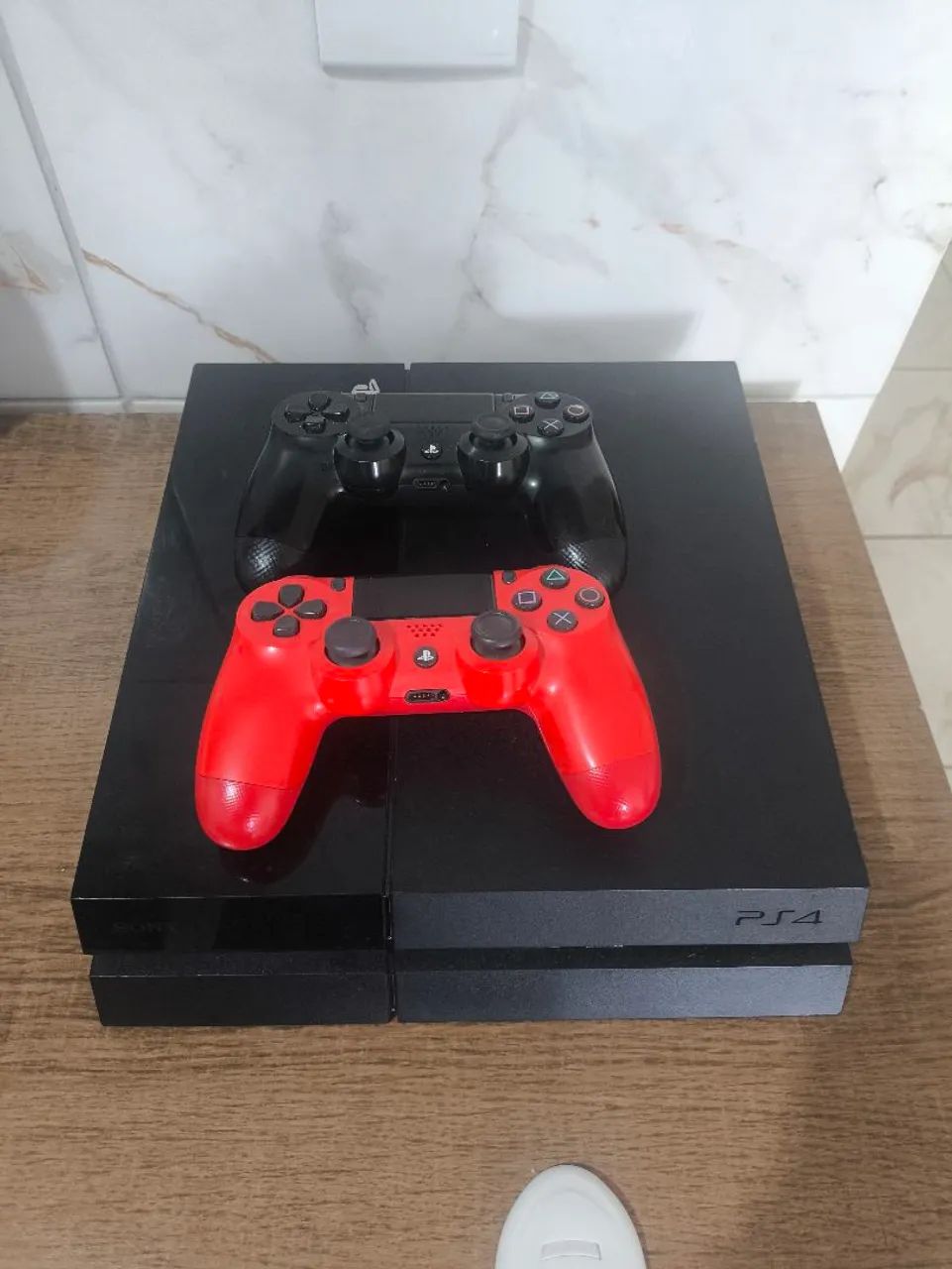 Vendo PS4 fat desbloqueado 