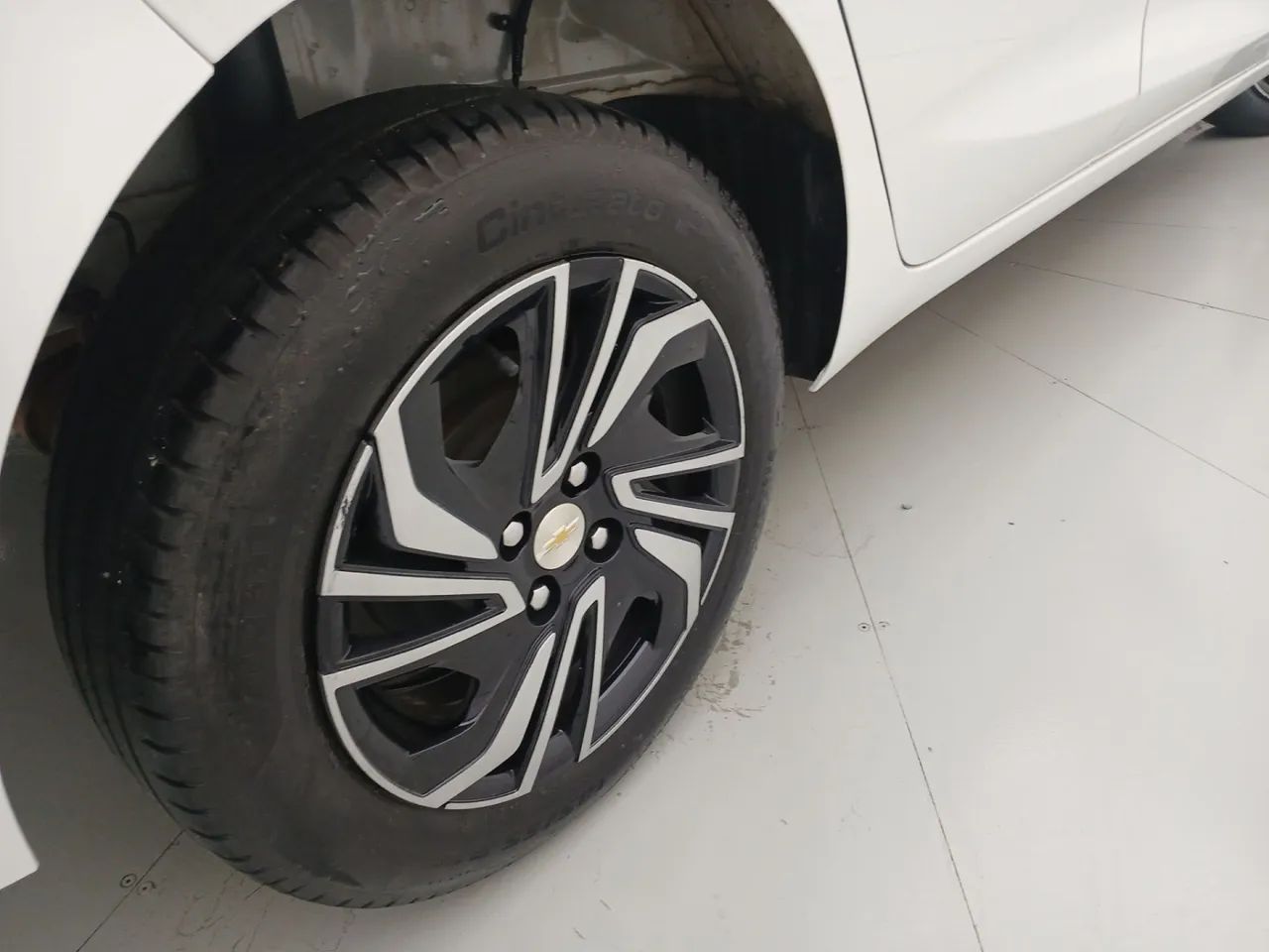 Chevrolet Onix Hatch 1.0 12V Flex Mec. 4P, foto 14 de 18