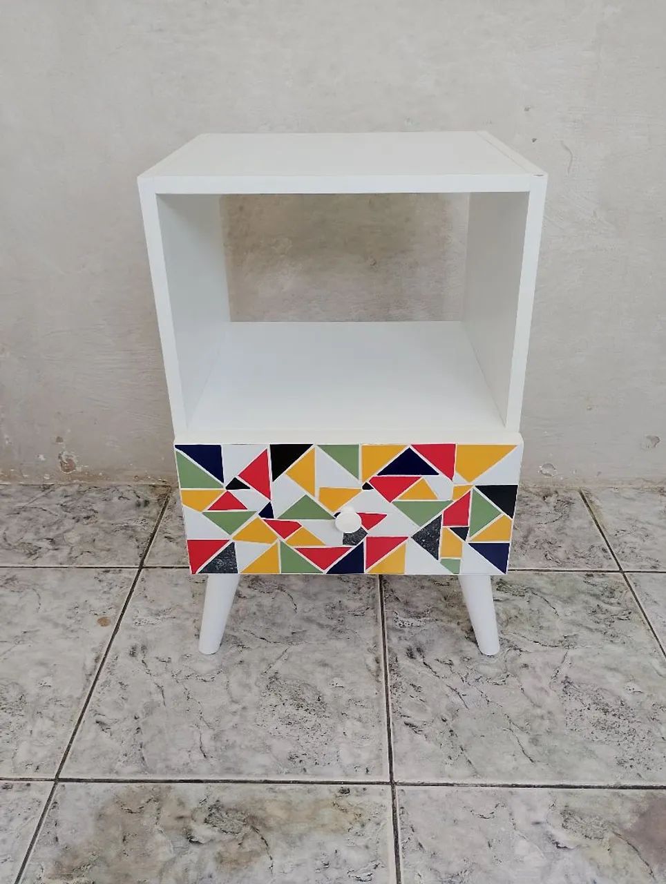 Mesinha de cabeceira mosaico 