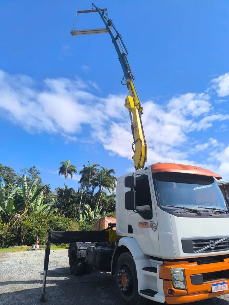 VOLVO VM 310 + MUNCK HYVA 2022 - PRONTO PARA TRABALHA