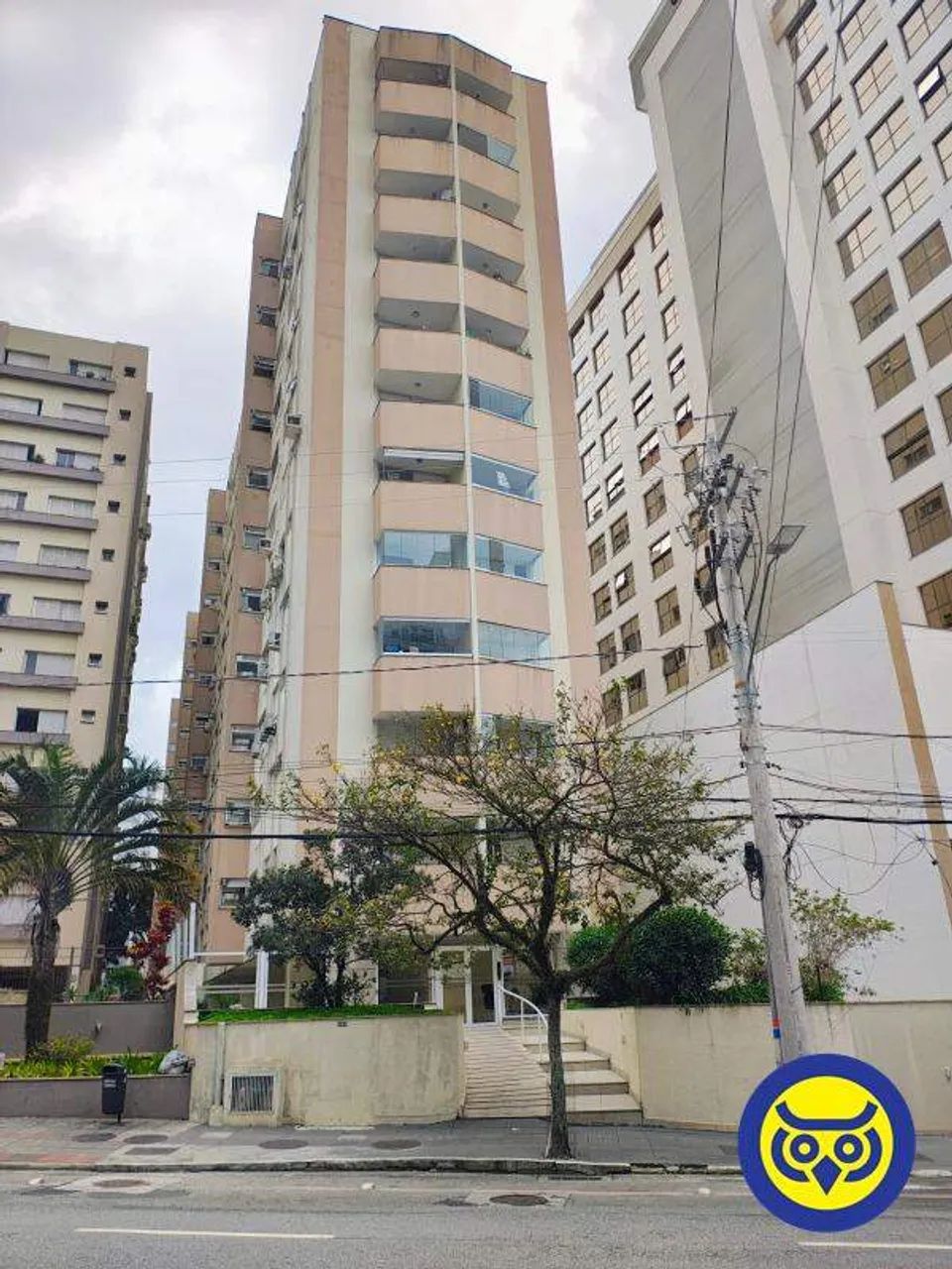 Apartamento de 2 Quartos para Locação no Centro de Florianópolis  Próximo à Beira-Mar