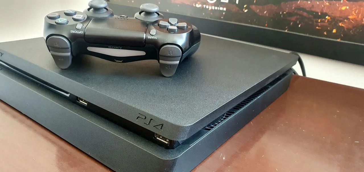 PS4 Slim 1TB - EXCELENTE