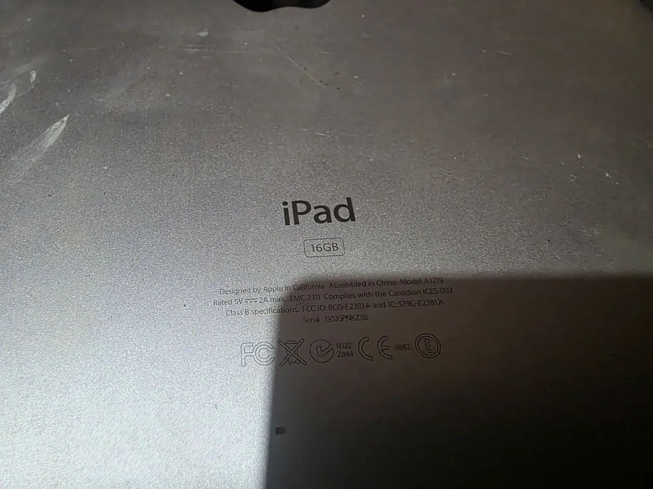 Ipad prateado para conserto - Foto 3