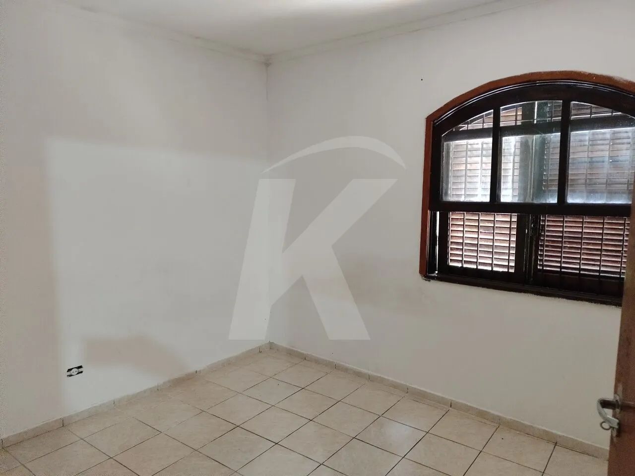 Casa de fundos com 2 quartos, sala, cozinha, banheiro, área de serviço - Foto 3