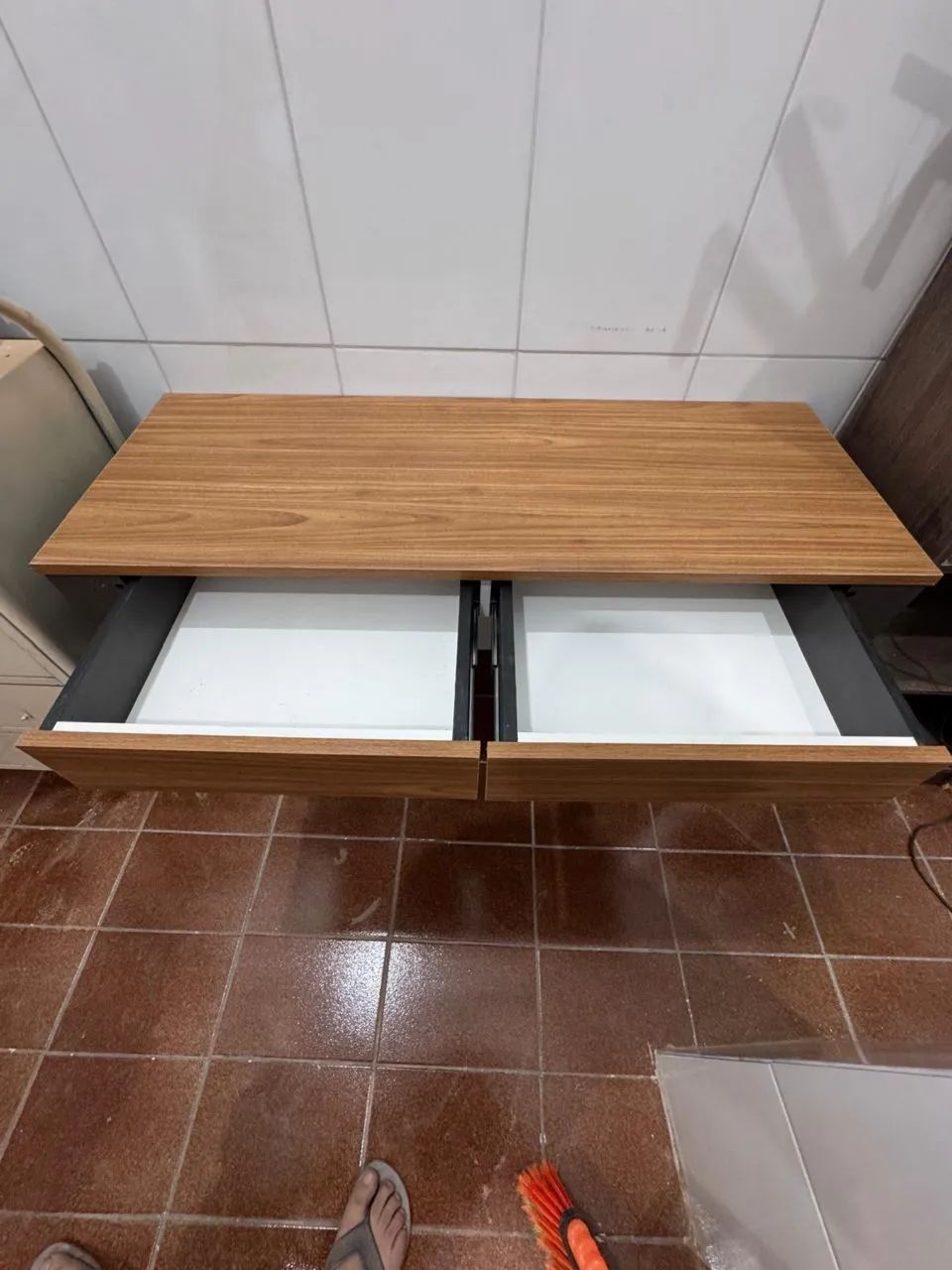 Mesa escrivaninha 2 gavetas  - Foto 2