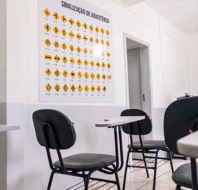 Cadeira aluno com braço 