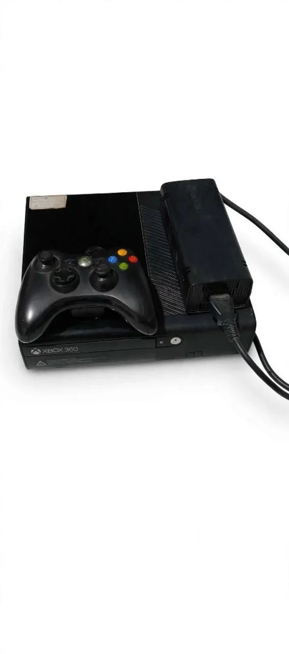 Xbox 360 com fonte e controle 