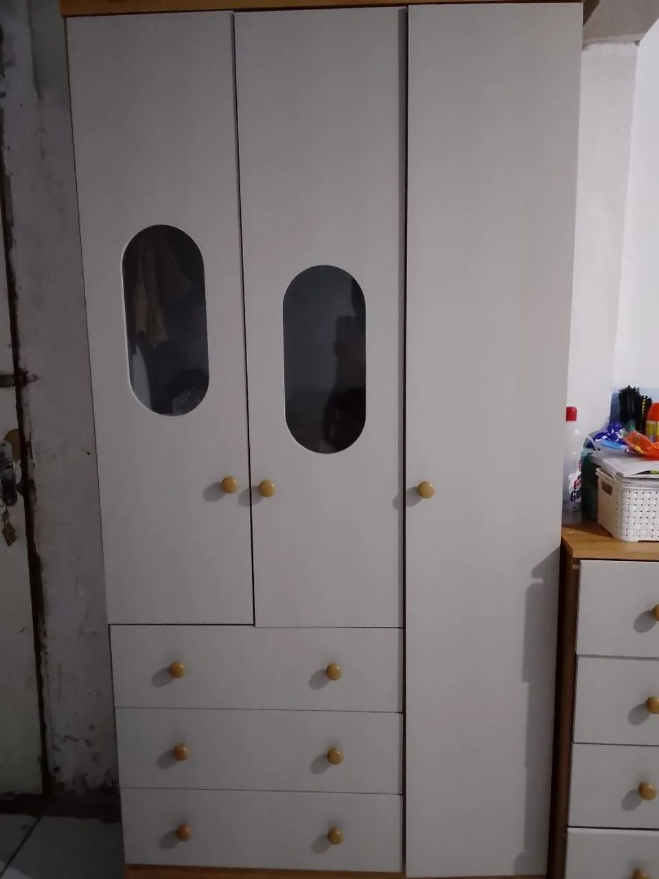 Berço e Guarda roupa 