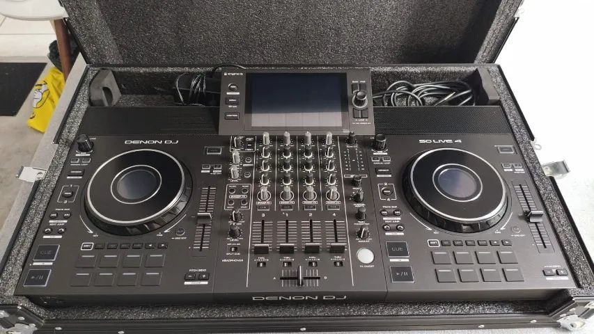 Controladora Denon Sc Live 4