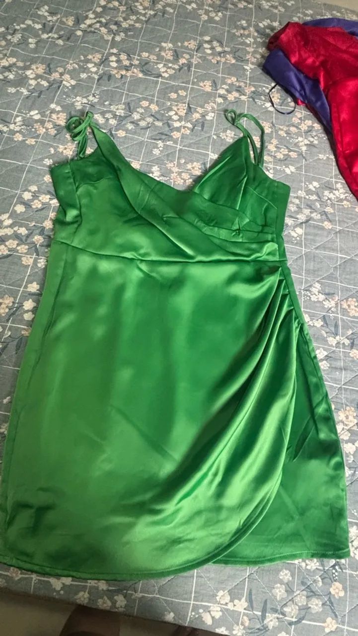 Vendo Vestidos de cetim  - Foto 4