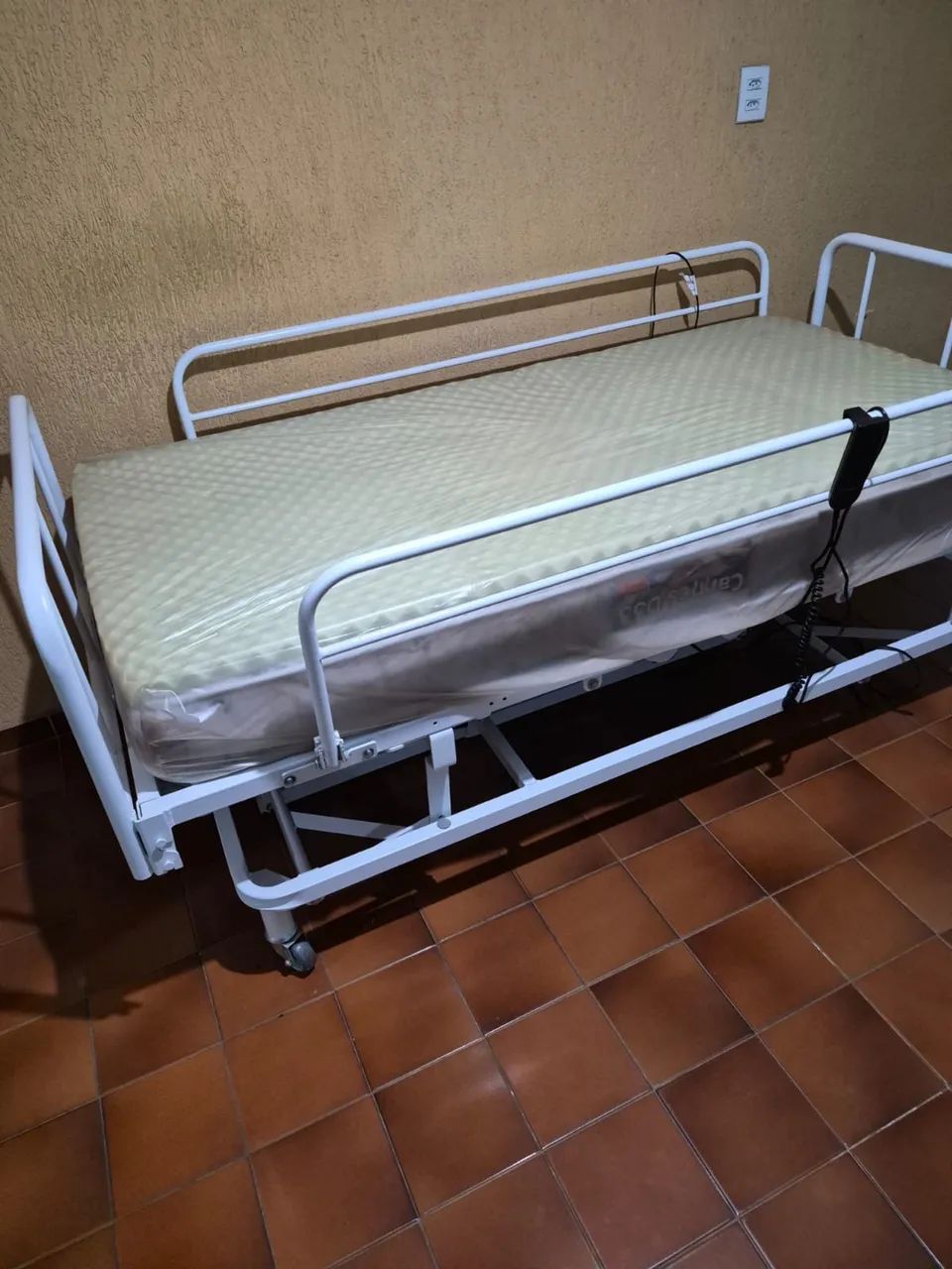 Cama hospitalar motorizada  - Foto 2
