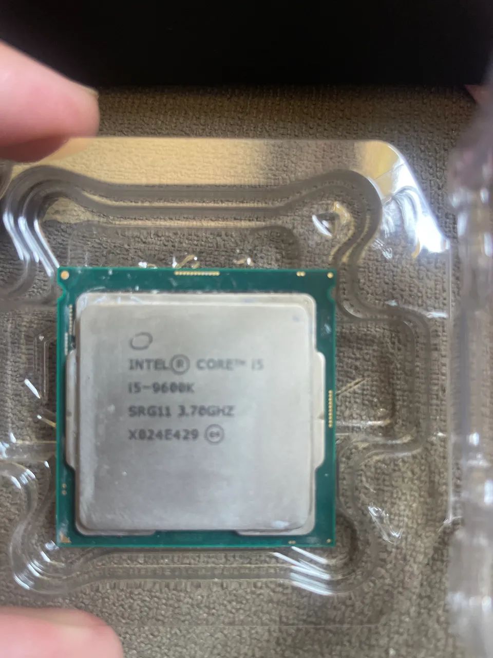 Intel Core i5-9600K + Placa mae