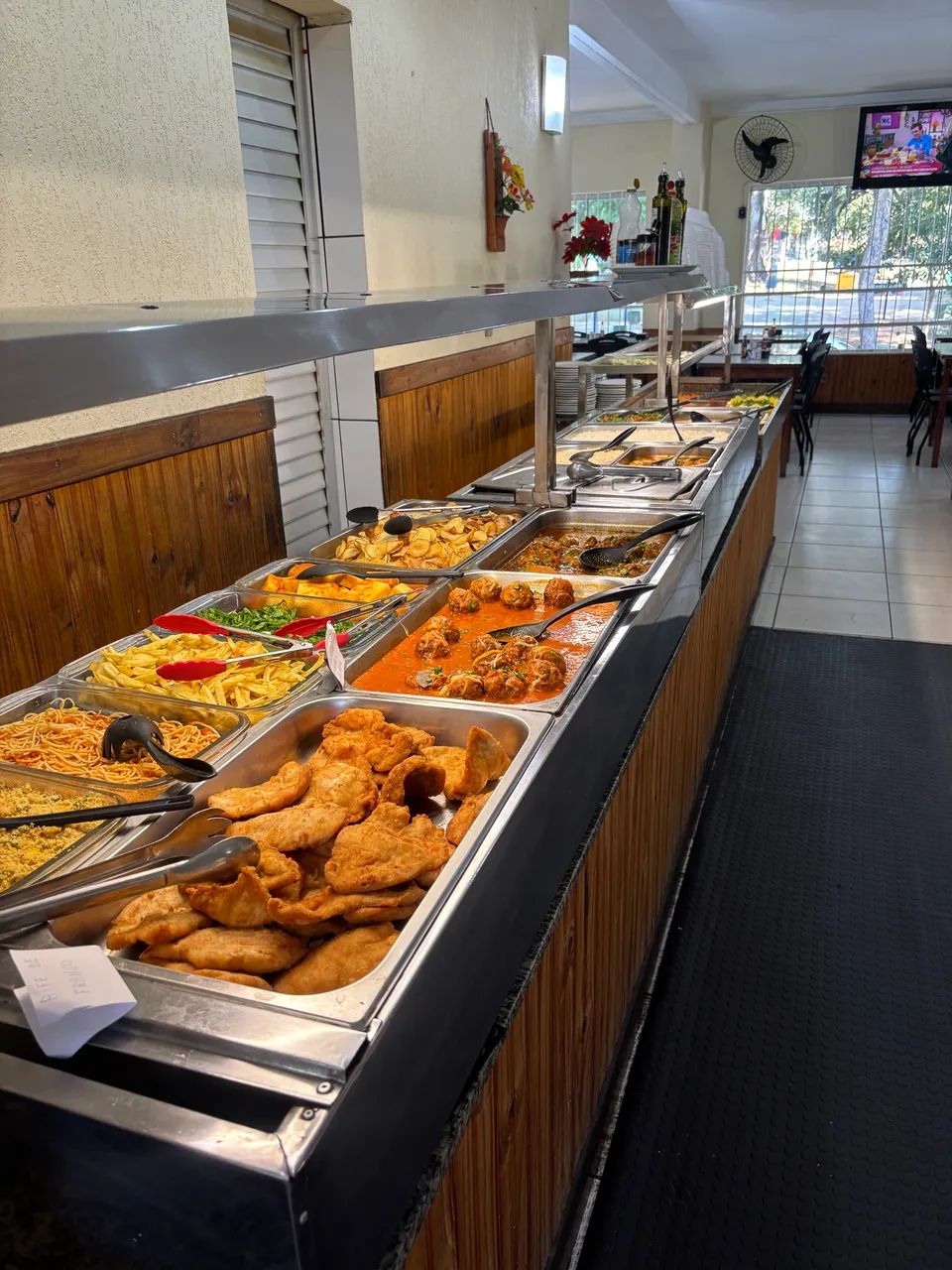 Vendo Restaurante Completo, em funcionamento - Excelente Ponto em BH