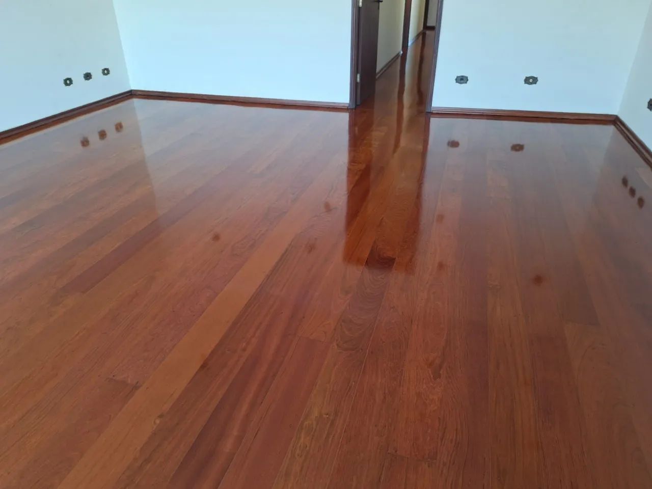 Restauração e instalação em piso de madeira  - Foto 4