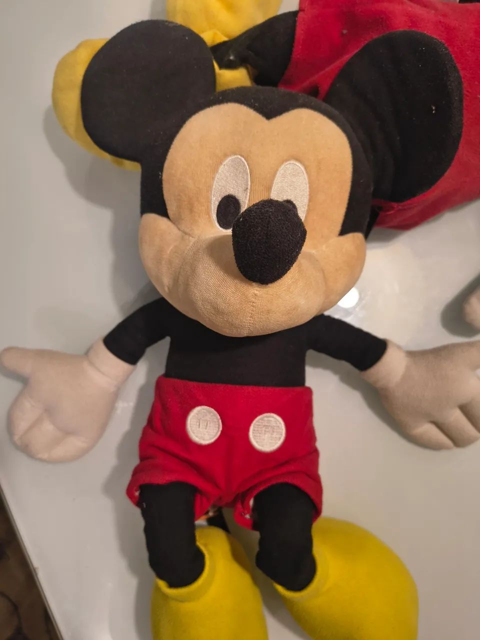 2 Mickeys pelúcia em excelente estado. - Foto 5